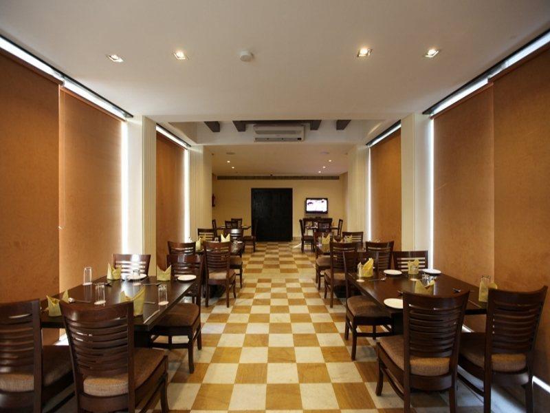 Hotel Clark Greens Yeni Delhi Dış mekan fotoğraf